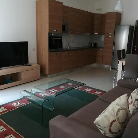 Apartment The Premier - Fully Airconditioned - Ample Parking *