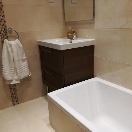 The Premier - Fully Airconditioned - Ample Parking * Naxxar