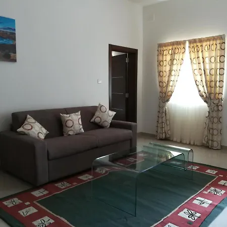 The Premier - Fully Airconditioned - Ample Parking Apartment Naxxar