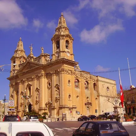 The Premier - Fully Airconditioned - Ample Parking Naxxar